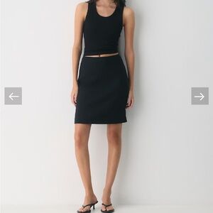 Aritzia Classic Black Pencil Skirt - Women's Sleek Workwear